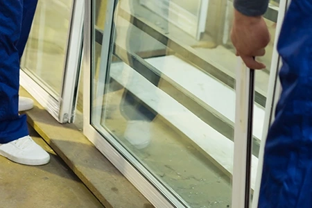 Commercial Glass Repair Technician in Temple Terrace, FL
